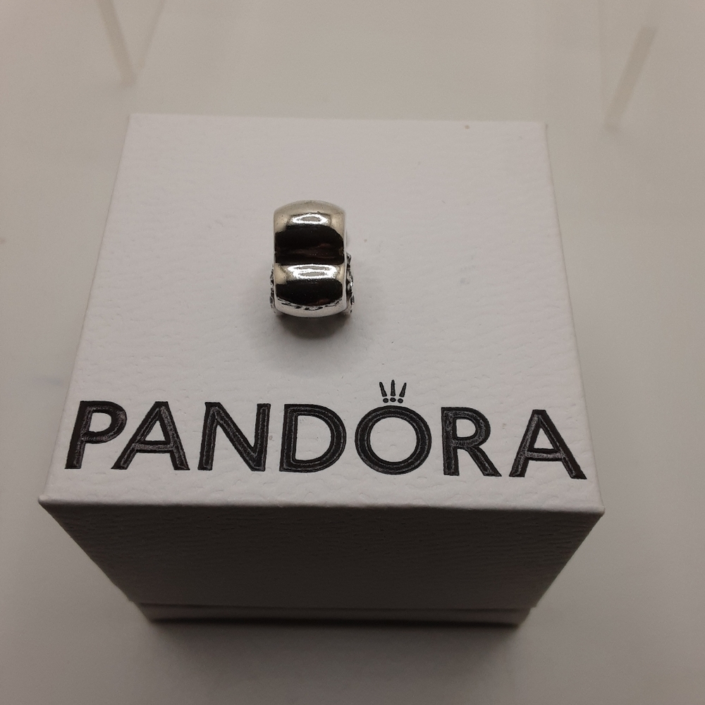 Authentic Pandora Sparkling Paw Print & Heart Charm - EUC - Picture 7 of 8